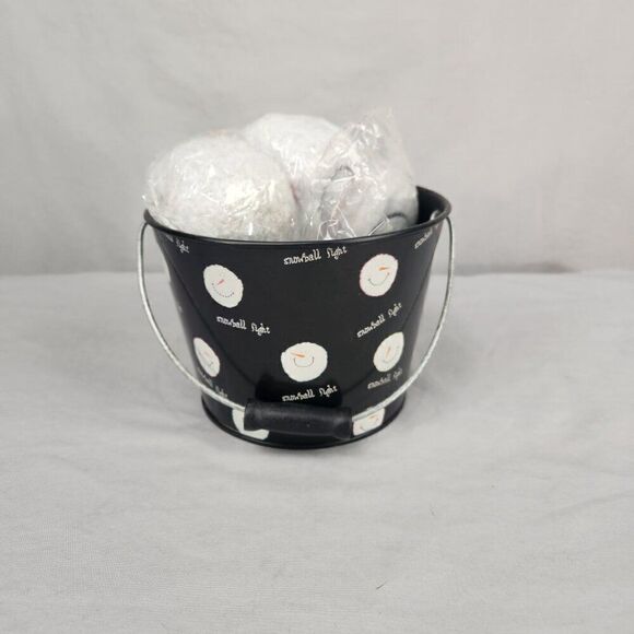 2 Indoor Snowball Fight  Balls Buckets Hallmark Red Black 6 Soft Snowballs Each - Picture 2 of 11